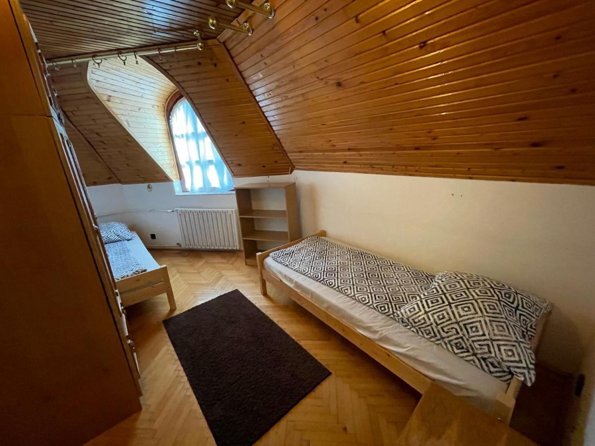 Готель Szimpla Vendeghaz Мішкольц Екстер'єр фото